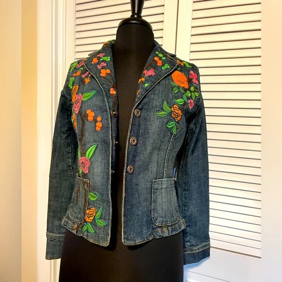 Embroidered denim jacket E by EC like new size 4 - Picture 1 of 11